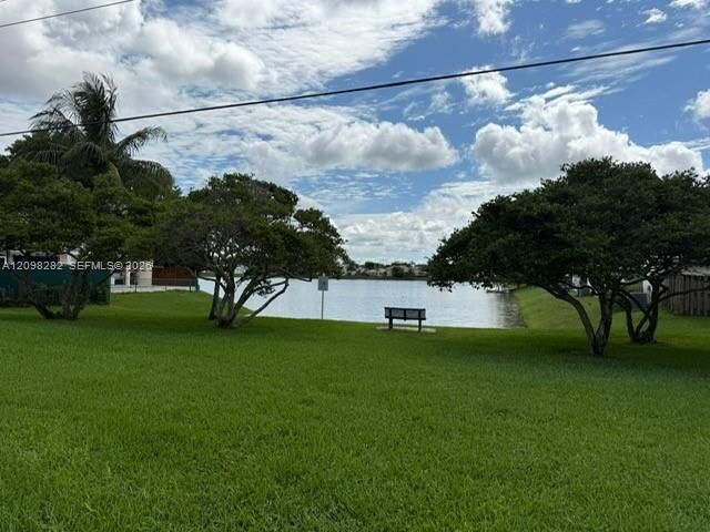 For Rent: $2,200 (1 beds, 1 baths, 891 Square Feet)