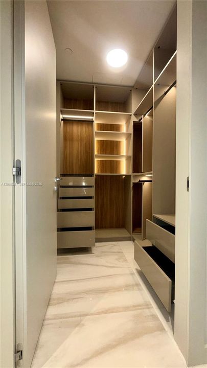 For Rent: $15,000 (2 beds, 2 baths, 1203 Square Feet)