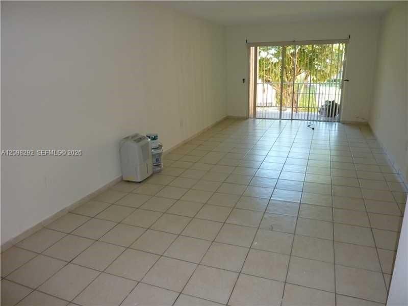 For Rent: $1,700 (1 beds, 1 baths, 760 Square Feet)