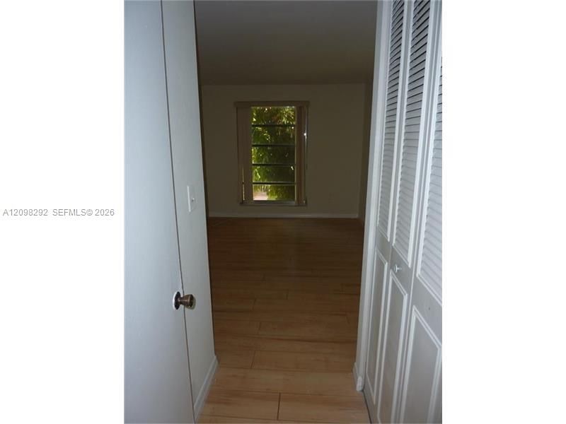 For Rent: $1,700 (1 beds, 1 baths, 760 Square Feet)