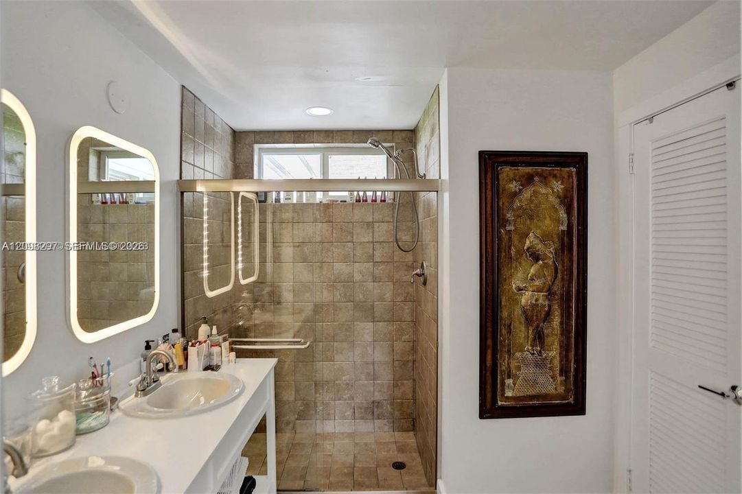 For Sale: $1,250,000 (3 beds, 2 baths, 0 Square Feet)