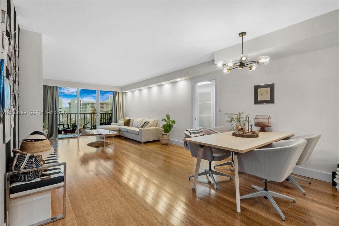 For Sale: $340,000 (2 beds, 2 baths, 1192 Square Feet)