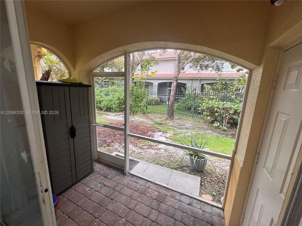 For Rent: $3,000 (2 beds, 2 baths, 1450 Square Feet)