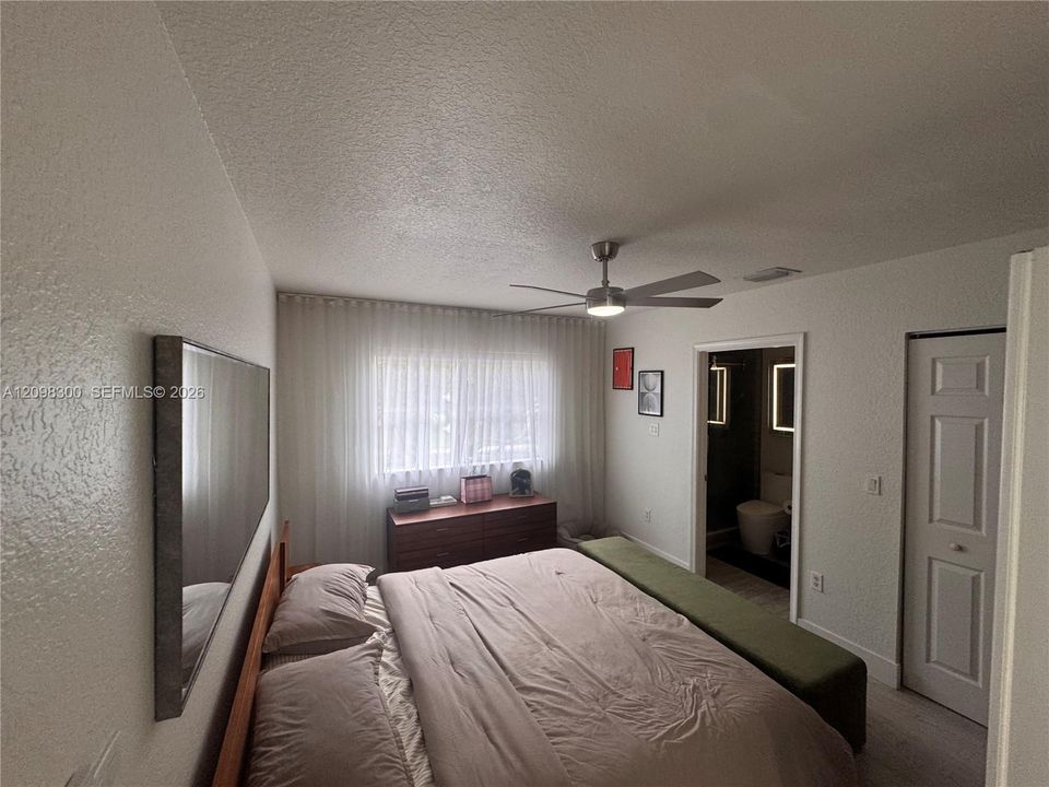 For Rent: $3,000 (2 beds, 2 baths, 1450 Square Feet)
