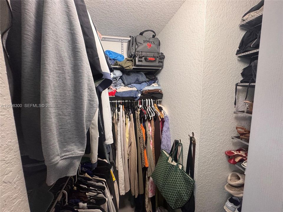 For Rent: $3,000 (2 beds, 2 baths, 1450 Square Feet)