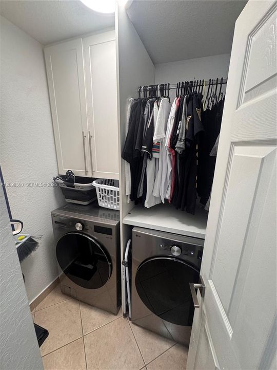 For Rent: $3,000 (2 beds, 2 baths, 1450 Square Feet)