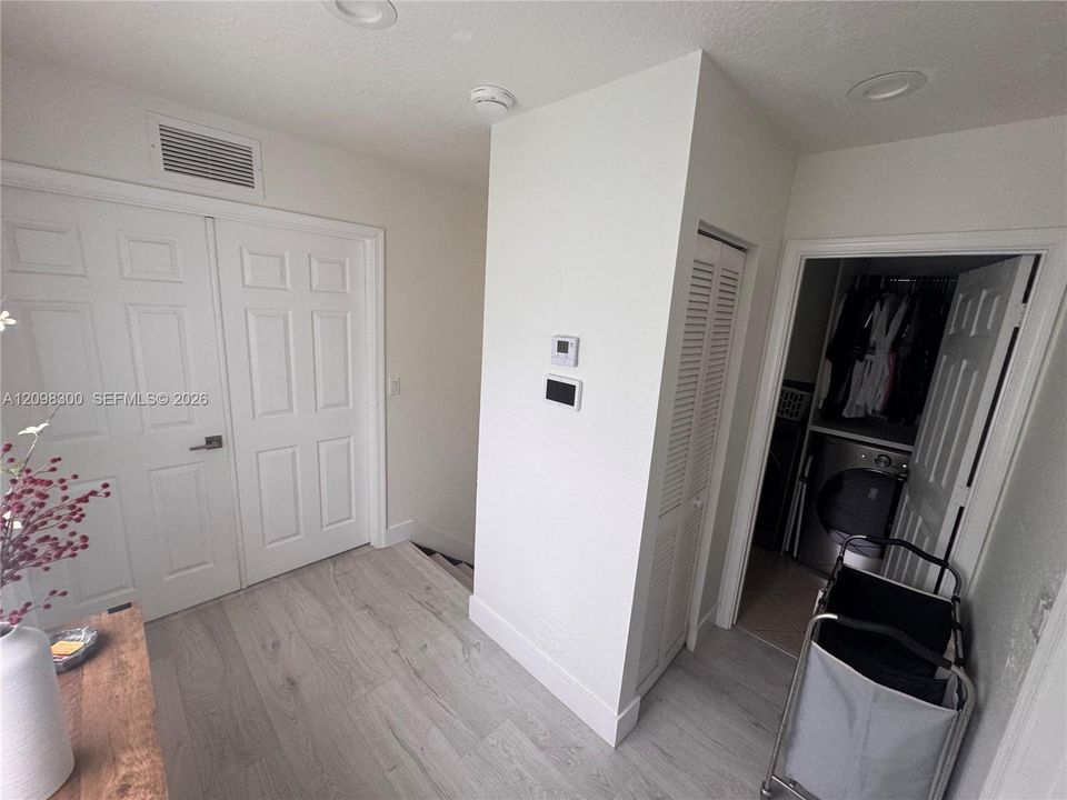 For Rent: $3,000 (2 beds, 2 baths, 1450 Square Feet)