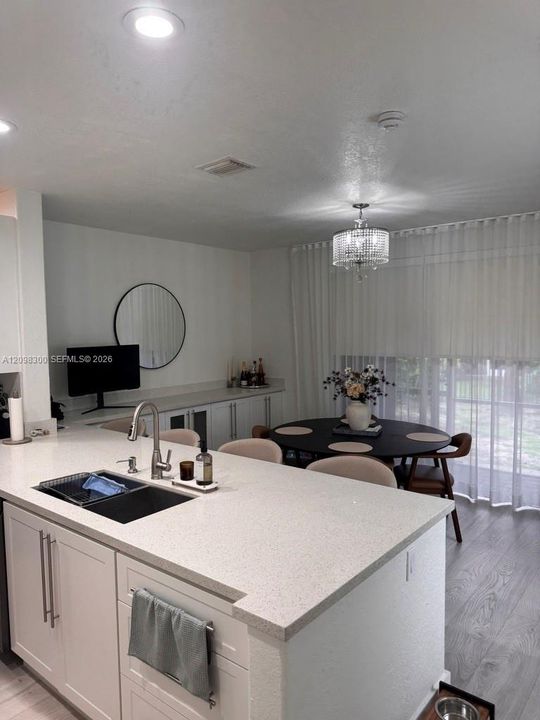 For Rent: $3,000 (2 beds, 2 baths, 1450 Square Feet)
