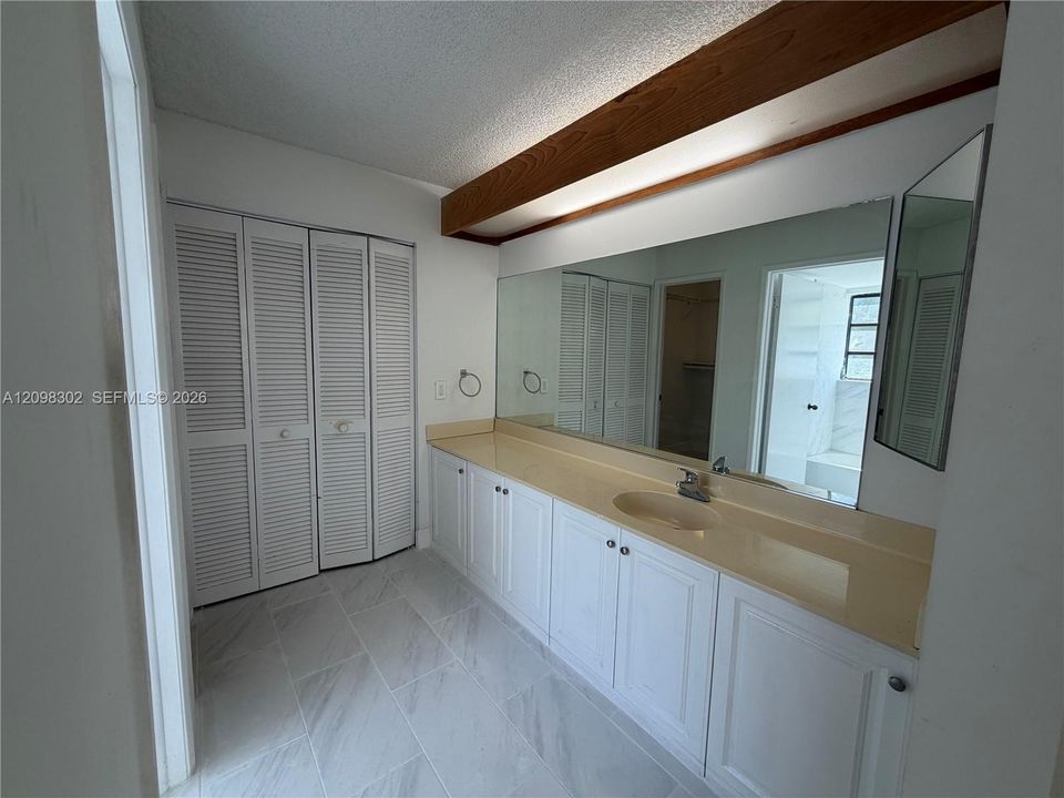 En Renta: $2,400 (2 camas, 2 baños, 1334 Pies cuadrados)