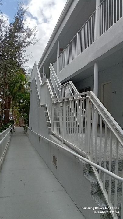 SUILDING WALKWAY