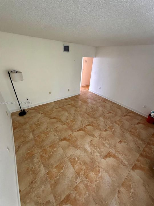 For Rent: $1,875 (1 beds, 1 baths, 500 Square Feet)