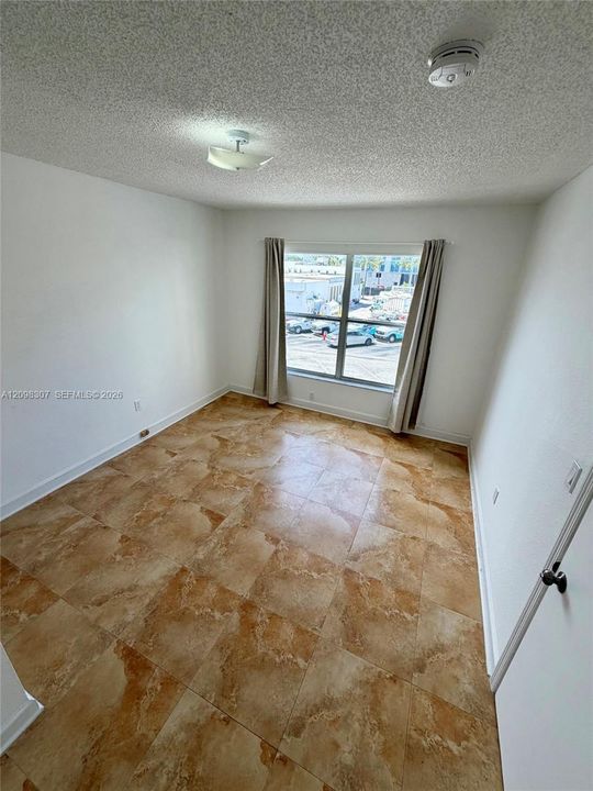 For Rent: $1,875 (1 beds, 1 baths, 500 Square Feet)