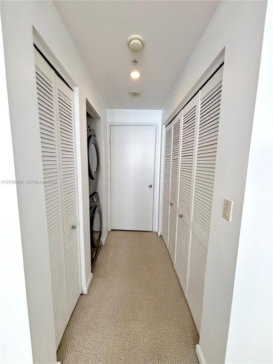 For Rent: $3,550 (1 beds, 1 baths, 863 Square Feet)