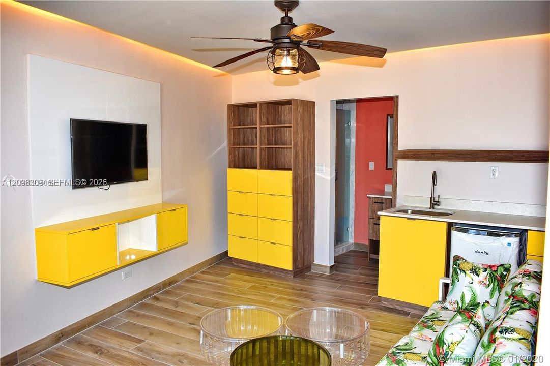 For Sale: $100,000 (0 beds, 1 baths, 152 Square Feet)