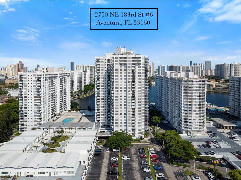 For Sale: $220,000 (1 beds, 2 baths, 870 Square Feet)