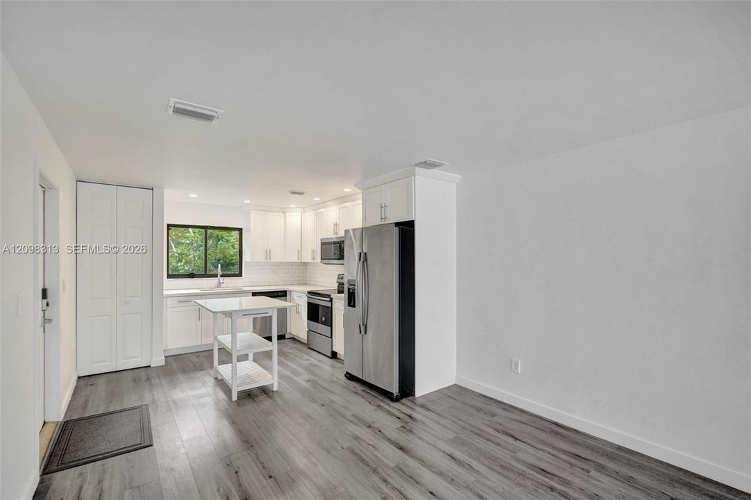 В аренду: $5,500 (2 спален, 2 ванн, 1192 Квадратных фут)