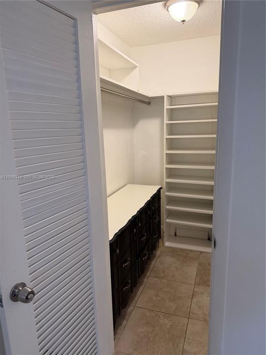 В аренду: $1,575 (1 спален, 1 ванн, 0 Квадратных фут)