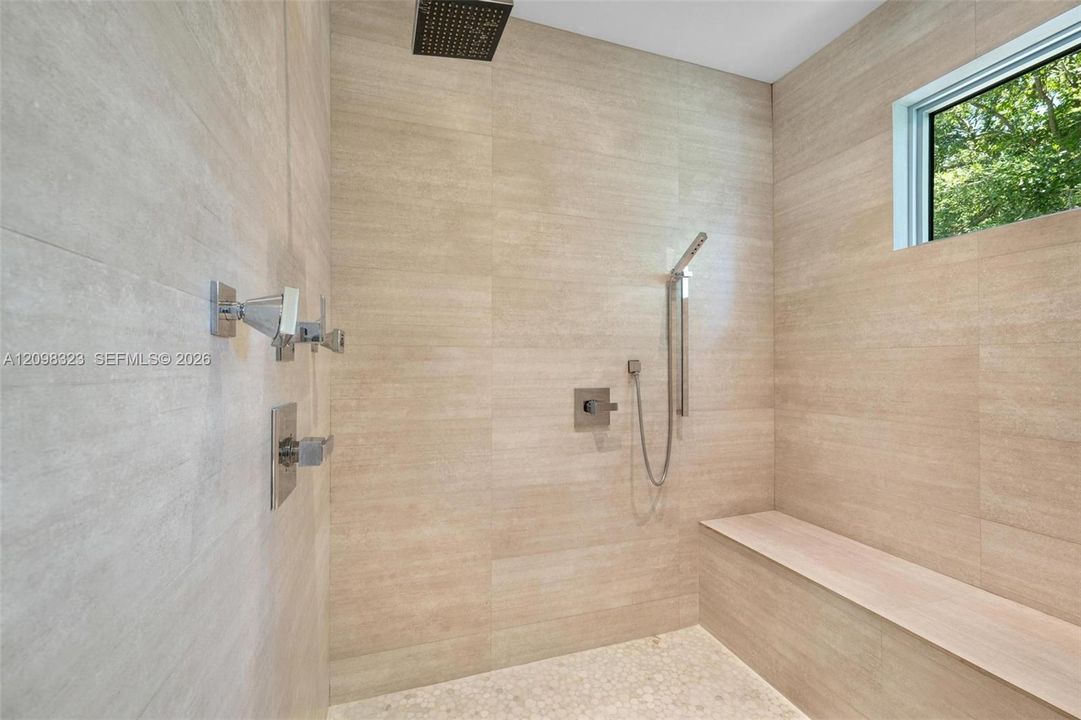 En Venta: $4,950,000 (6 camas, 6 baños, 4950 Pies cuadrados)