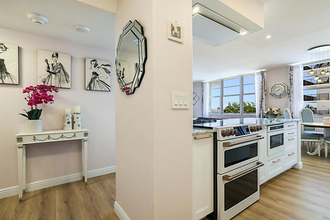 FOYER TO KITCHEN
