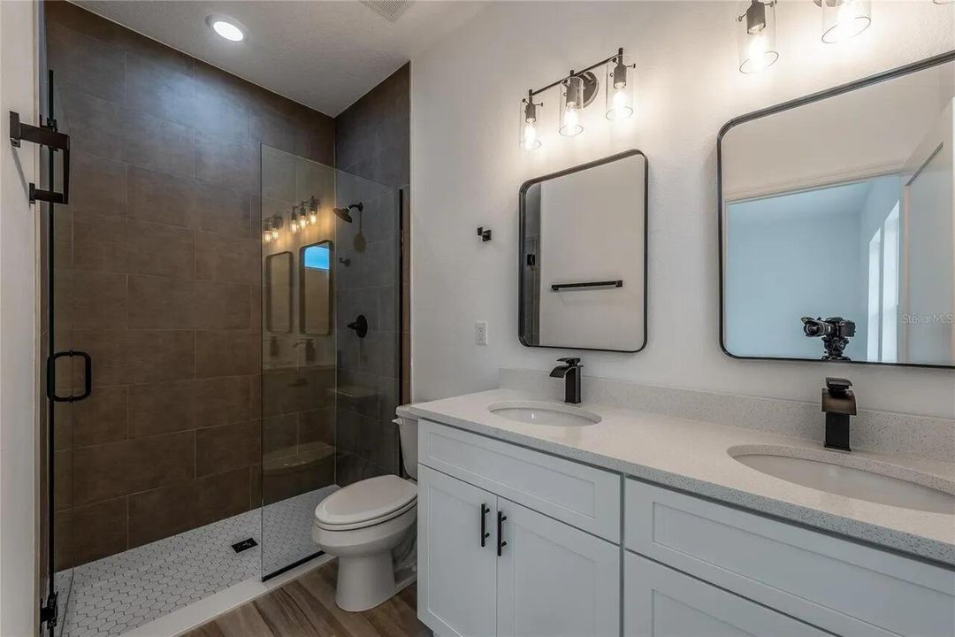 09_Primary_Bathroom