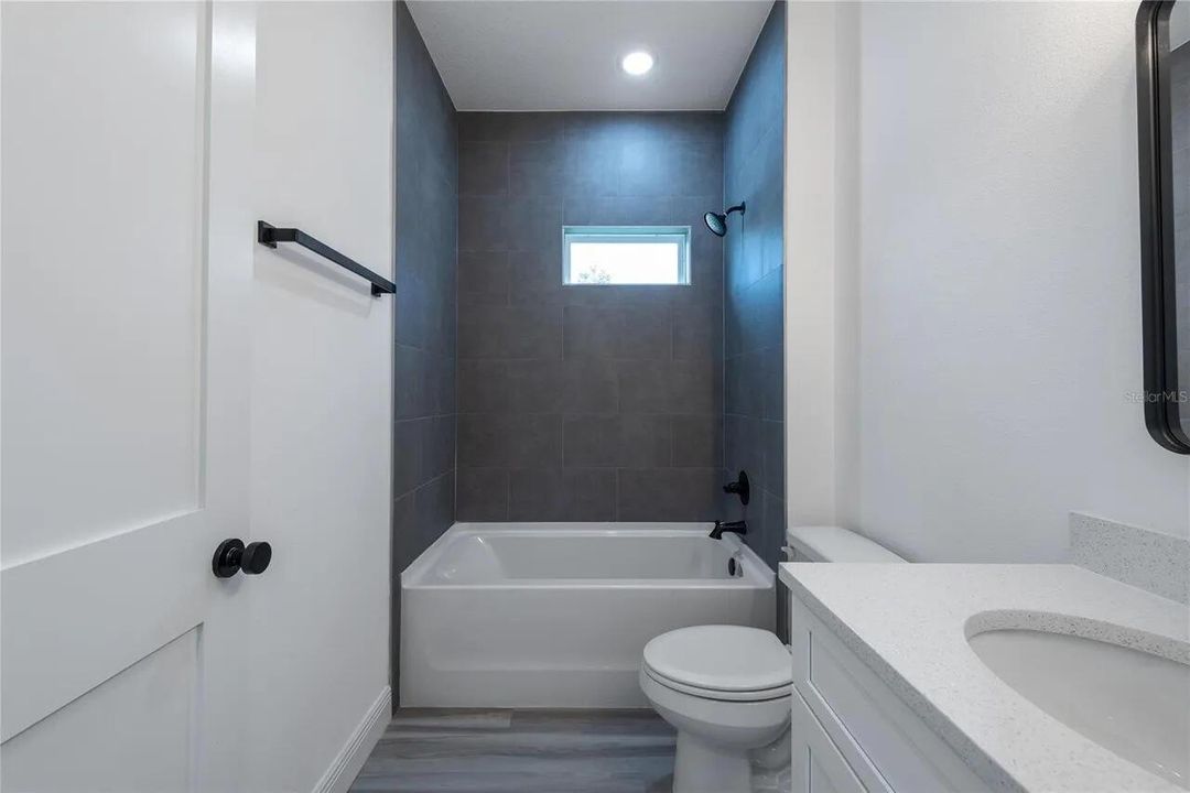 15_Bathroom_Alternate