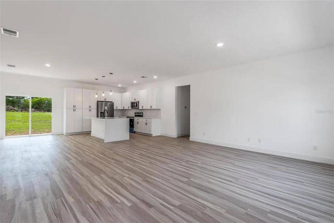04_Open_Living_Kitchen_Alternate