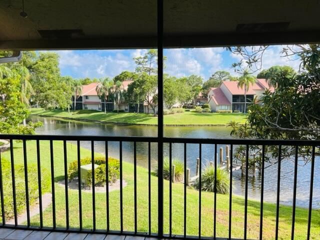 FABULOUS LAKE VIEWS