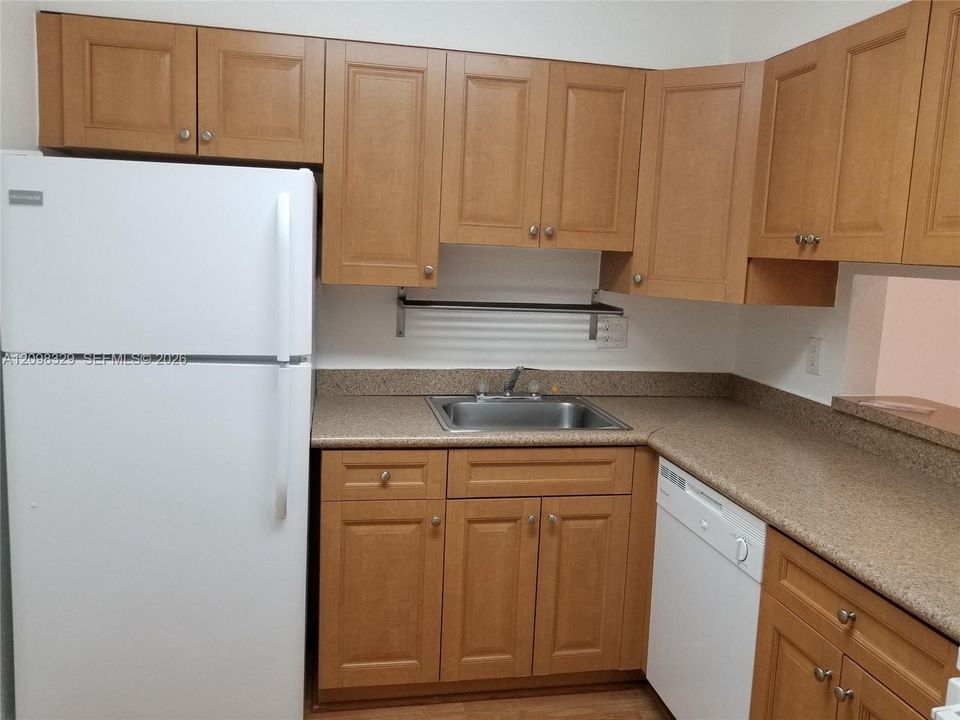 В аренду: $1,800 (1 спален, 1 ванн, 810 Квадратных фут)