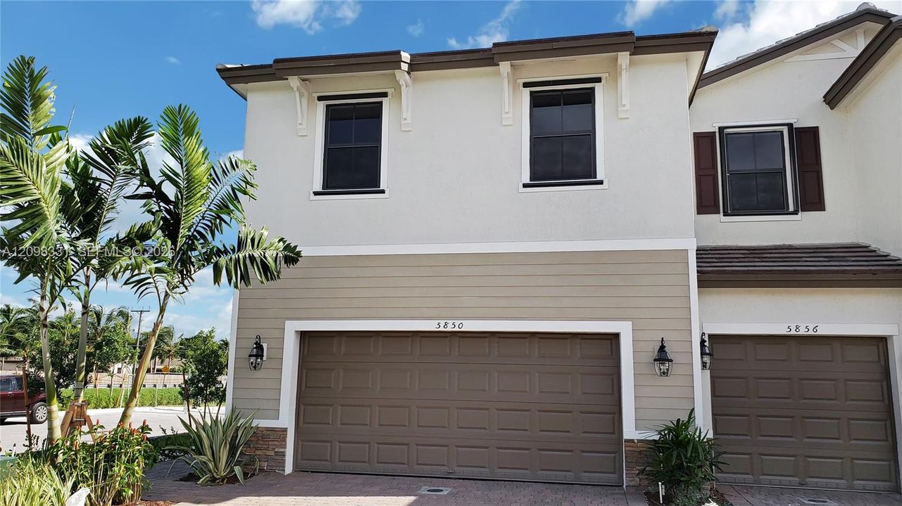 For Rent: $3,600 (3 beds, 2 baths, 1863 Square Feet)