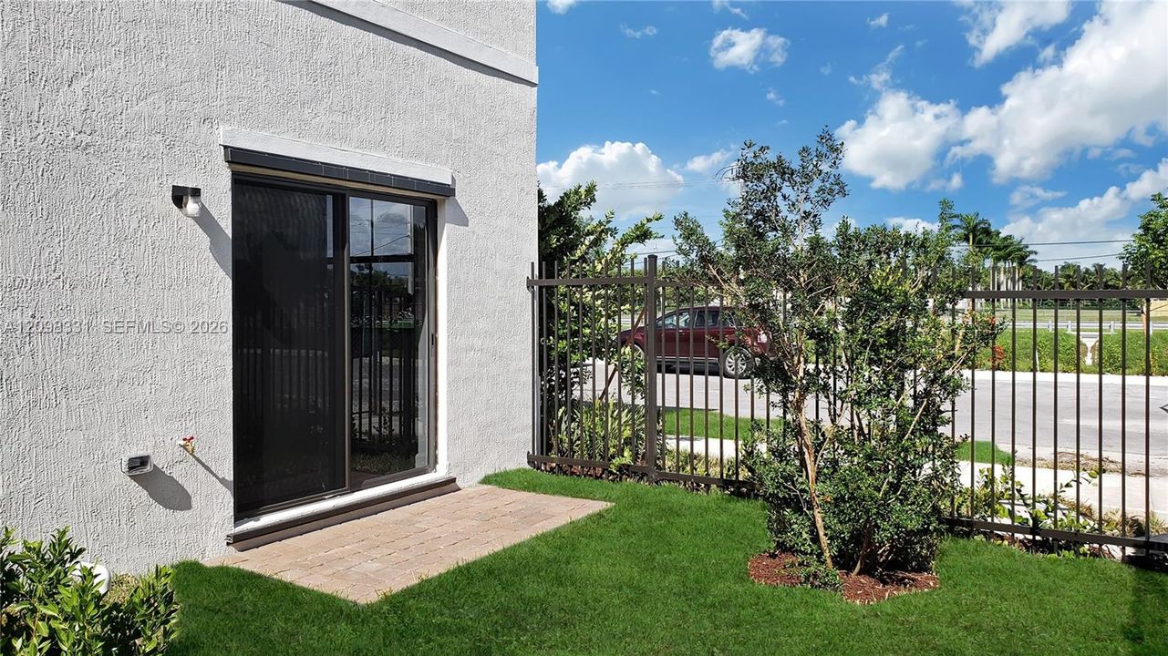 For Rent: $3,600 (3 beds, 2 baths, 1863 Square Feet)