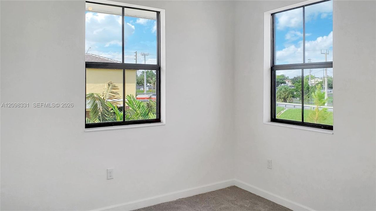 For Rent: $3,600 (3 beds, 2 baths, 1863 Square Feet)