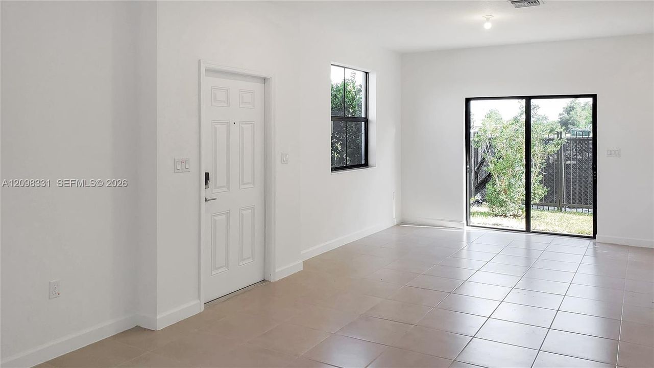 For Rent: $3,600 (3 beds, 2 baths, 1863 Square Feet)