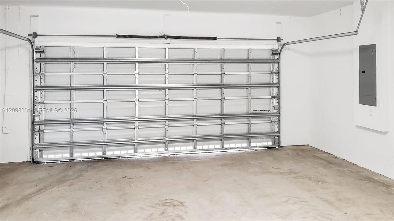 For Rent: $3,600 (3 beds, 2 baths, 1863 Square Feet)