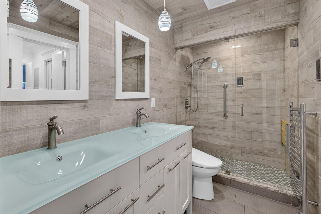 Master bath/steam shower