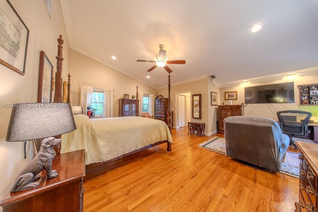 En Venta: $1,385,000 (6 camas, 3 baños, 3812 Pies cuadrados)