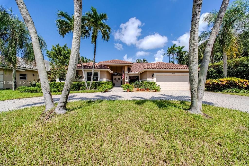 En Venta: $1,385,000 (6 camas, 3 baños, 3812 Pies cuadrados)