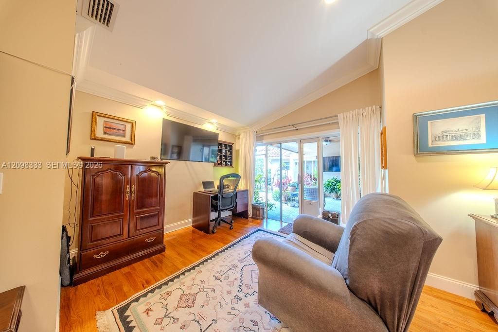 En Venta: $1,385,000 (6 camas, 3 baños, 3812 Pies cuadrados)