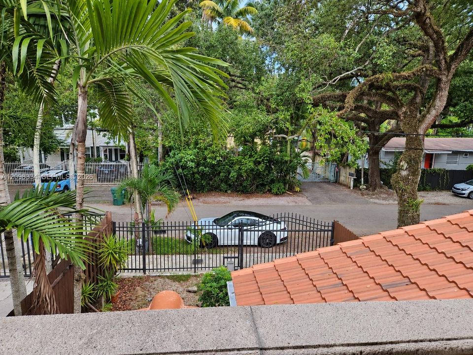 For Sale: $1,425,000 (3 beds, 2 baths, 2460 Square Feet)
