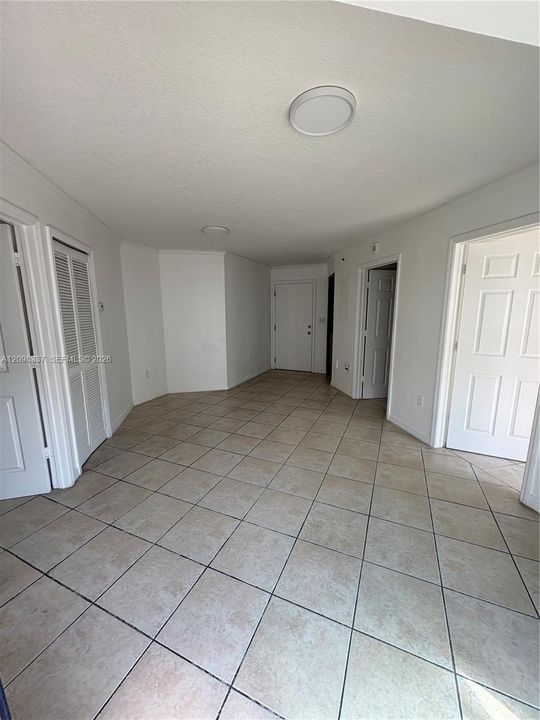 For Rent: $2,350 (2 beds, 2 baths, 842 Square Feet)