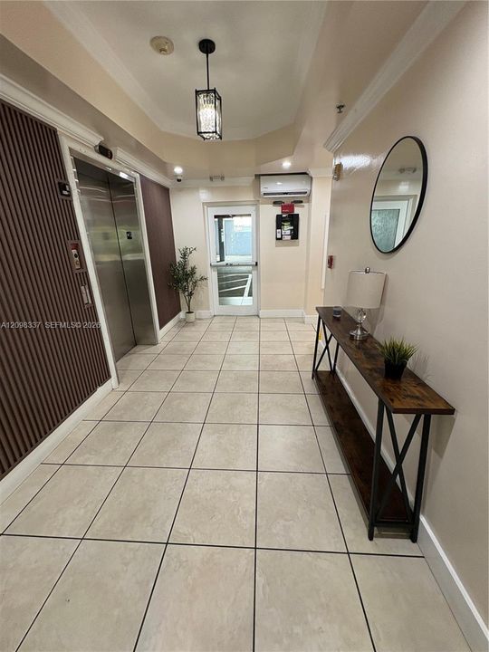 For Rent: $2,350 (2 beds, 2 baths, 842 Square Feet)