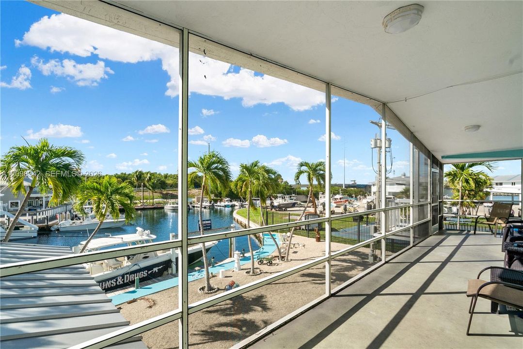 For Sale: $1,950,000 (3 beds, 2 baths, 1190 Square Feet)