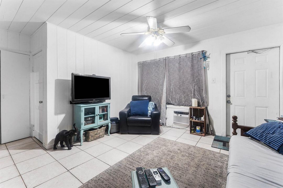 013-4329WhisperingPinesRoad-WestPalmBeac