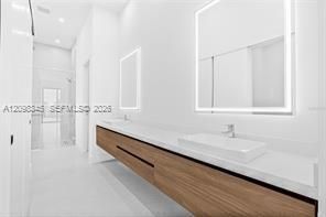 For Sale: $1,704,000 (5 beds, 4 baths, 3080 Square Feet)