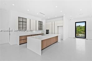 For Sale: $1,704,000 (5 beds, 4 baths, 3080 Square Feet)