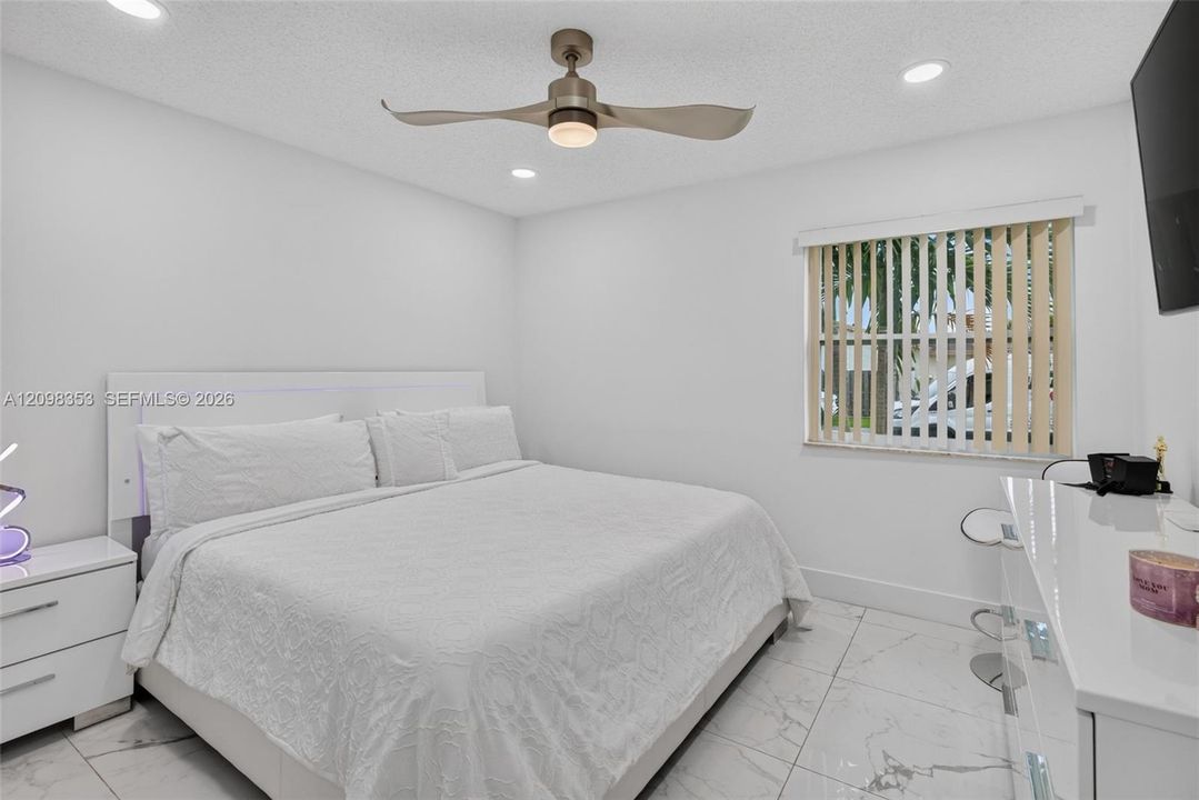 En Venta: $599,999 (3 camas, 2 baños, 1873 Pies cuadrados)