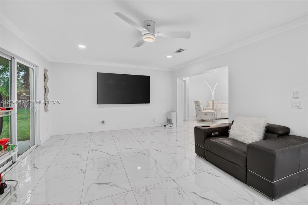 En Venta: $599,999 (3 camas, 2 baños, 1873 Pies cuadrados)