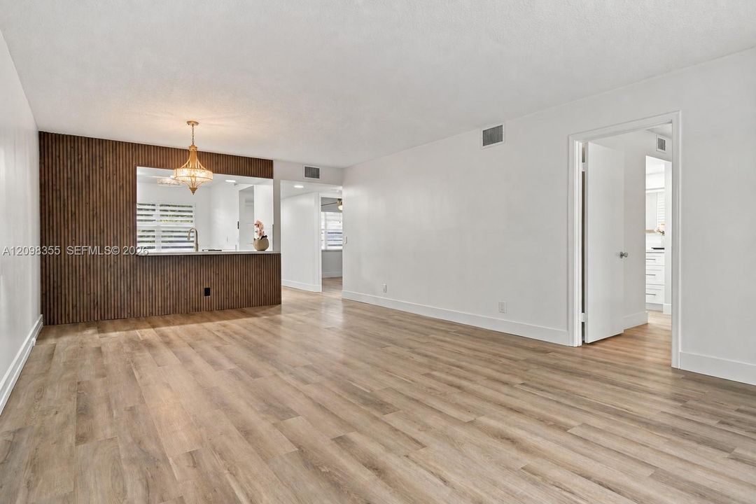 En Venta: $279,000 (2 camas, 2 baños, 1192 Pies cuadrados)