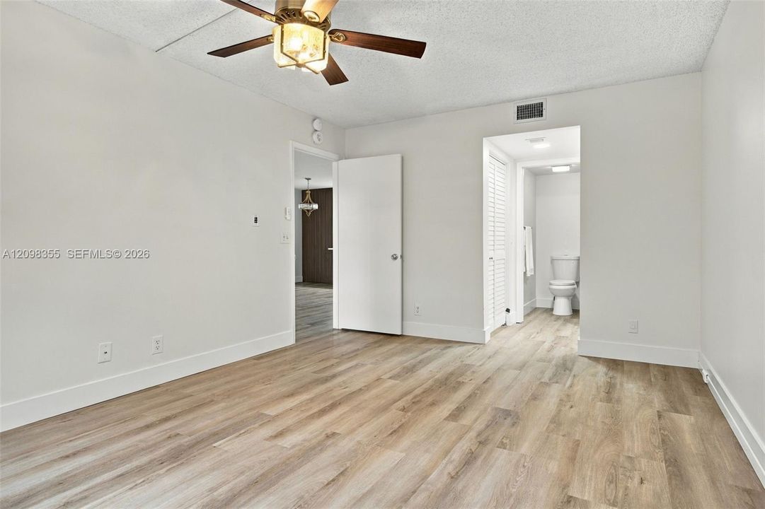 En Venta: $279,000 (2 camas, 2 baños, 1192 Pies cuadrados)