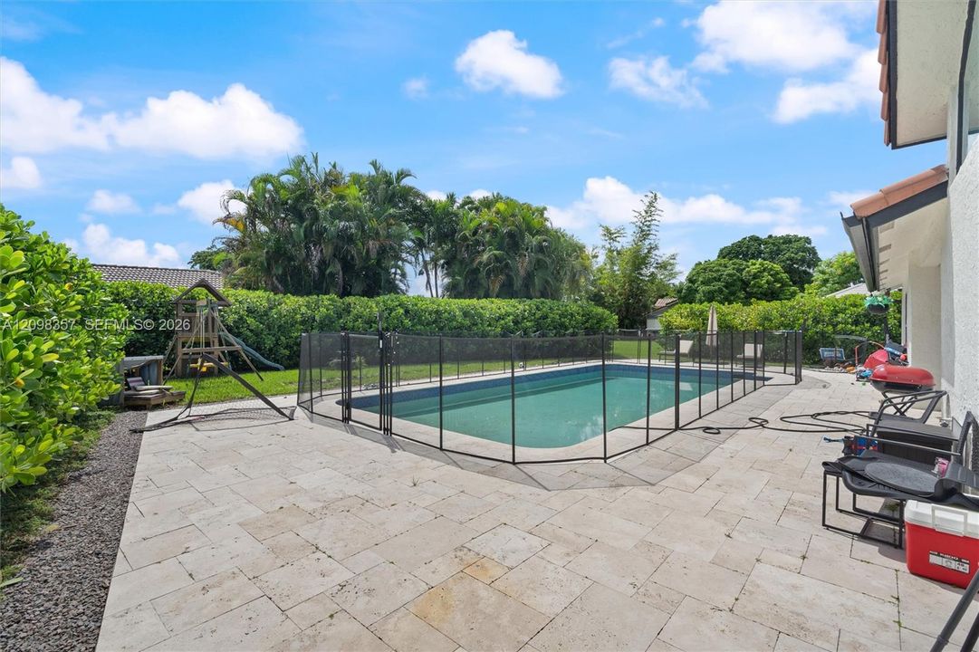 For Sale: $930,000 (4 beds, 2 baths, 2635 Square Feet)