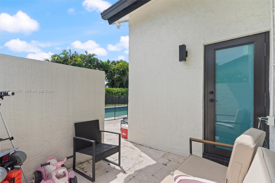For Sale: $930,000 (4 beds, 2 baths, 2635 Square Feet)
